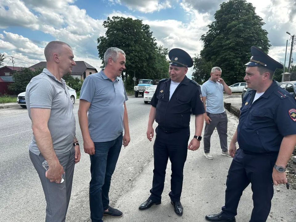 Дмитрий Ворошилов: По обращением жителей города и информации в социальных сетях о причинах образования воды на кругу Нефтебазы провели комиссионное обследование Дмитрий Ворошилов: По обращением жителей города и информации в социальных сетях о причинах образования воды на кругу Нефтебазы провели комиссионное обследование