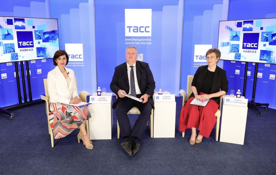 #Прямосейчас Региональный информационный центр "ТАСС Кавказ" в Пятигорске проводит пресс-конференцию, посвященную методам лечения и реабилитации при Северо-Кавказском федеральном научно-клиническом центре Федерального...
