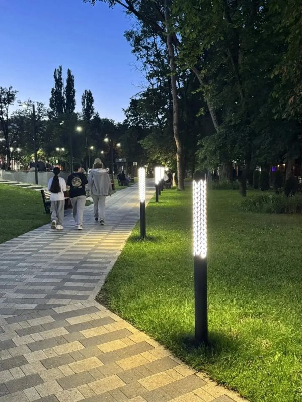 В Ставрополе завершен ремонт линии наружного освещения в сквере Декабристов В Ставрополе завершен ремонт линии наружного освещения в сквере Декабристов