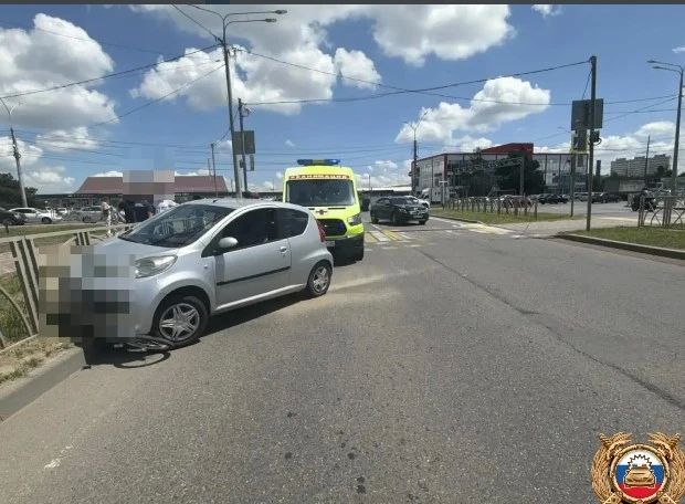 В Ставрополе 9-летняя девочка на велосипеде попала под колеса авто В Ставрополе 9-летняя девочка на велосипеде попала под колеса авто