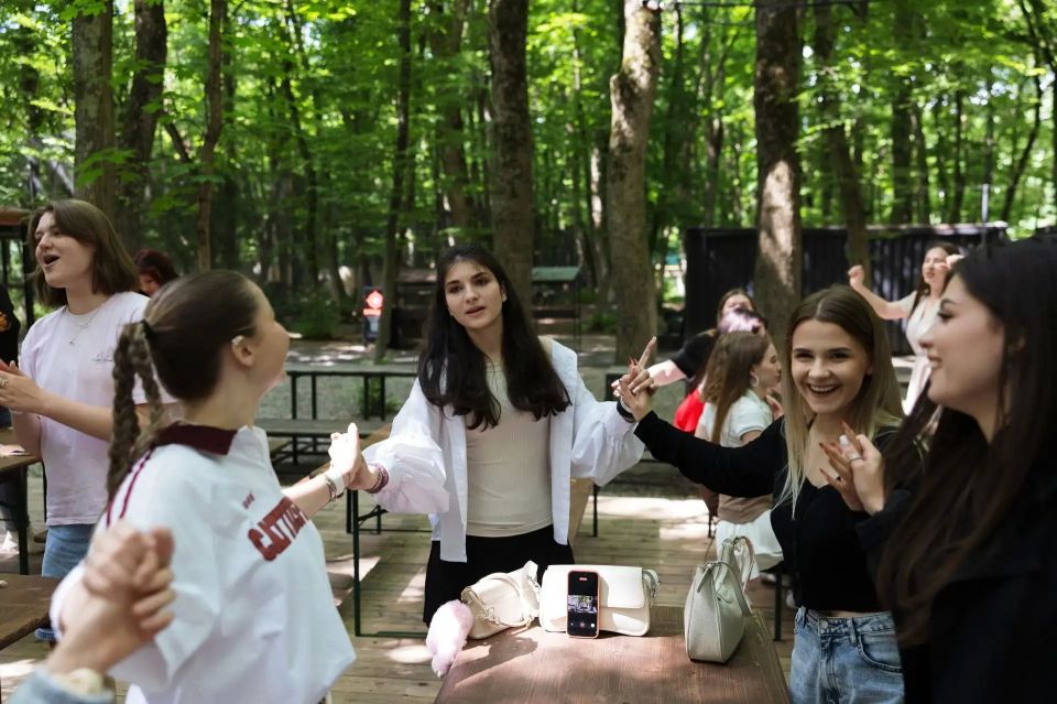 В парке Победы Ставрополя прошло музыкальное лото, игра, которая объединила работающую молодежь краевой столицы В парке Победы Ставрополя прошло музыкальное лото, игра, которая объединила работающую молодежь краевой столицы