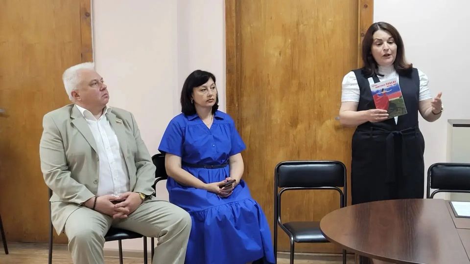 В Пятигорске представили поэтический сборник «Поэтика навстречу Победе» В Пятигорске представили поэтический сборник «Поэтика навстречу Победе»