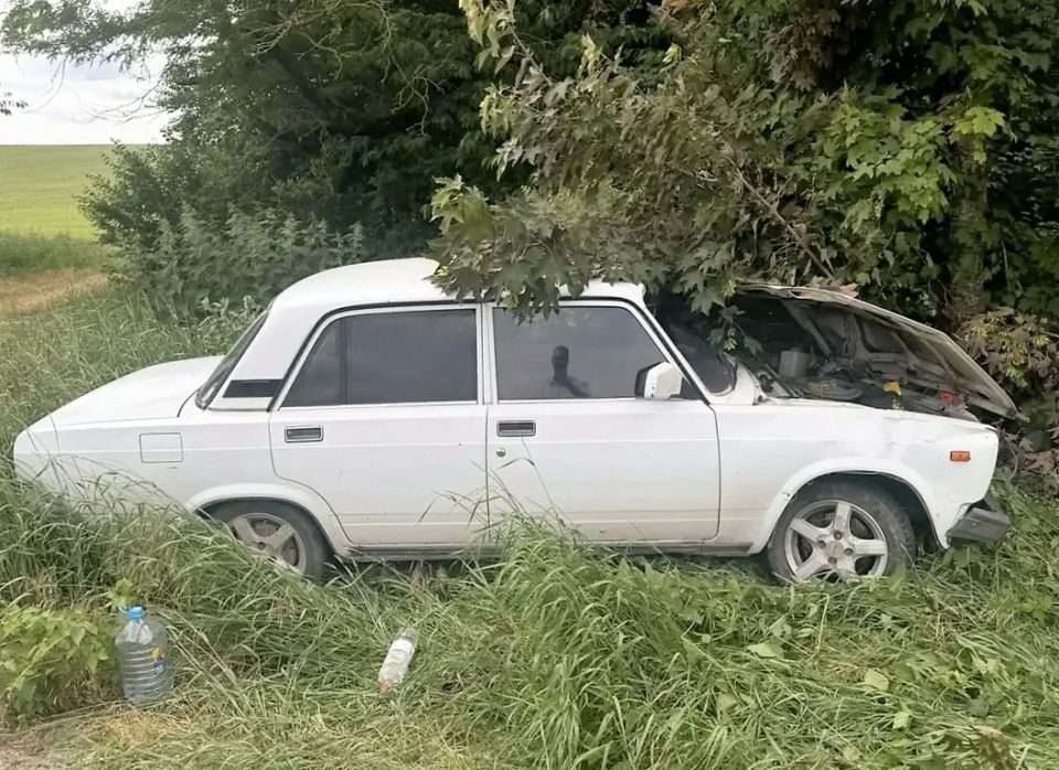 Начинающий водитель в Предгорном округе допустил съезд автомашины в кювет в результате чего пострадали 2 человека Начинающий водитель в Предгорном округе допустил съезд автомашины в кювет в результате чего пострадали 2 человека