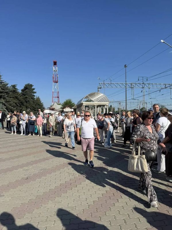 Первый оздоровительный «поезд-отель» прибыл на КМВ Первый оздоровительный «поезд-отель» прибыл на КМВ