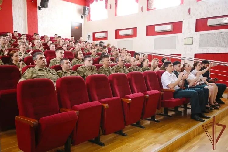 Праздничный концерт Минераловодской таможни прошёл в пятигорском батальоне Росгвардии На территории отдельного батальона охраны и обеспечения СевероКавказского ордена Жукова округа войск национальной гвардии Российской... Праздничный концерт Минераловодской таможни прошёл в пятигорском батальоне Росгвардии На территории отдельного батальона охраны и обеспечения СевероКавказского ордена Жукова округа войск национальной гвардии Российской...