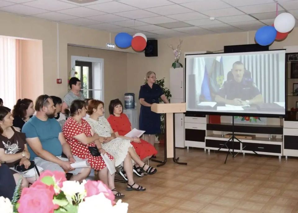 В Ставропольском крае офицеры СК России продолжают цикл профилактических бесед по теме «Вместе – за безопасное детство!» В Ставропольском крае офицеры СК России продолжают цикл профилактических бесед по теме «Вместе – за безопасное детство!»