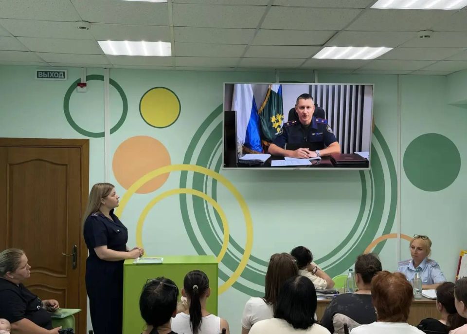 В Ставропольском крае офицеры СК России продолжают цикл профилактических бесед по теме «Вместе – за безопасное детство!» В Ставропольском крае офицеры СК России продолжают цикл профилактических бесед по теме «Вместе – за безопасное детство!»