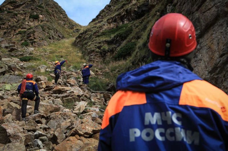 Четыре туриста застряли при восхождении на Эльбрус на высоте 3200 метров