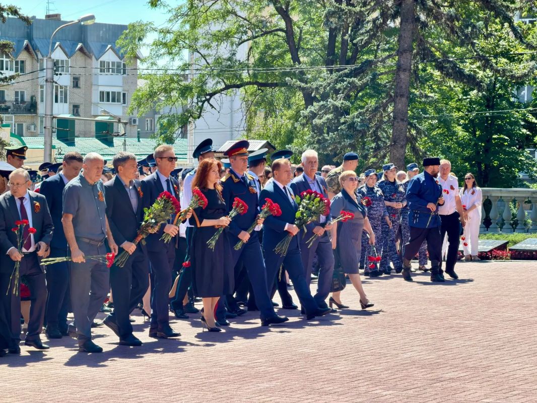 В Ставропольском крае сотрудники регионального следственного управления СК России и кадеты ведомства приняли участие в мероприятиях, посвященных Дню памяти и скорби В Ставропольском крае сотрудники регионального следственного управления СК России и кадеты ведомства приняли участие в мероприятиях, посвященных Дню памяти и скорби