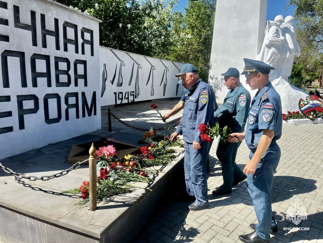 Сотрудники МЧС Ставрополья почтили память героев Великой Отечественной Сотрудники МЧС Ставрополья почтили память героев Великой Отечественной