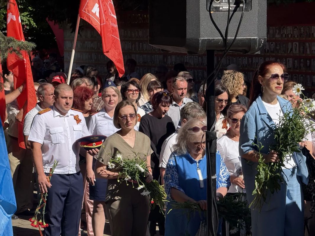 В Ставропольском крае сотрудники регионального следственного управления СК России и кадеты ведомства приняли участие в мероприятиях, посвященных Дню памяти и скорби В Ставропольском крае сотрудники регионального следственного управления СК России и кадеты ведомства приняли участие в мероприятиях, посвященных Дню памяти и скорби