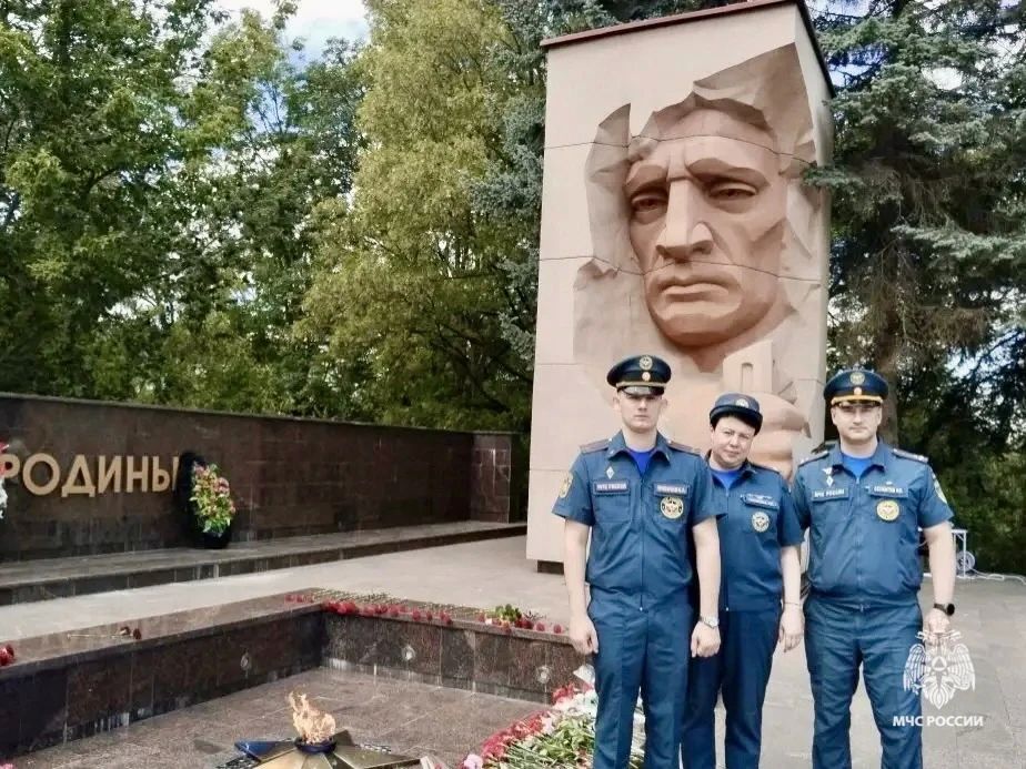Сотрудники МЧС Ставрополья почтили память героев Великой Отечественной Сотрудники МЧС Ставрополья почтили память героев Великой Отечественной