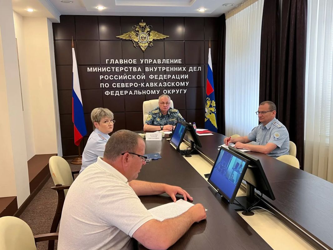Начальник ГУ МВД России по СКФО Сергей Бачурин провел приём граждан Начальник ГУ МВД России по СКФО Сергей Бачурин провел приём граждан