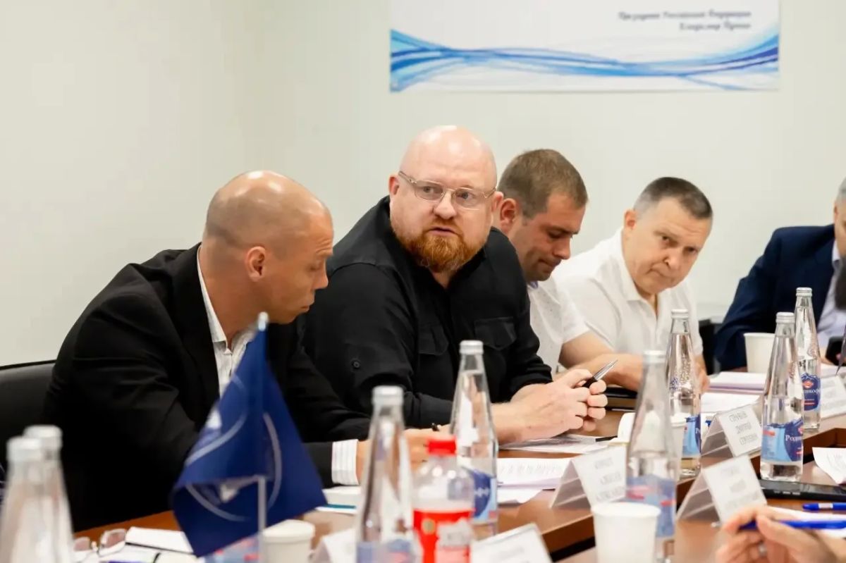 Сегодня в Общественной палате Ставропольского края состоялось совещание, посвящённое вопросам развития футбола в регионе Сегодня в Общественной палате Ставропольского края состоялось совещание, посвящённое вопросам развития футбола в регионе