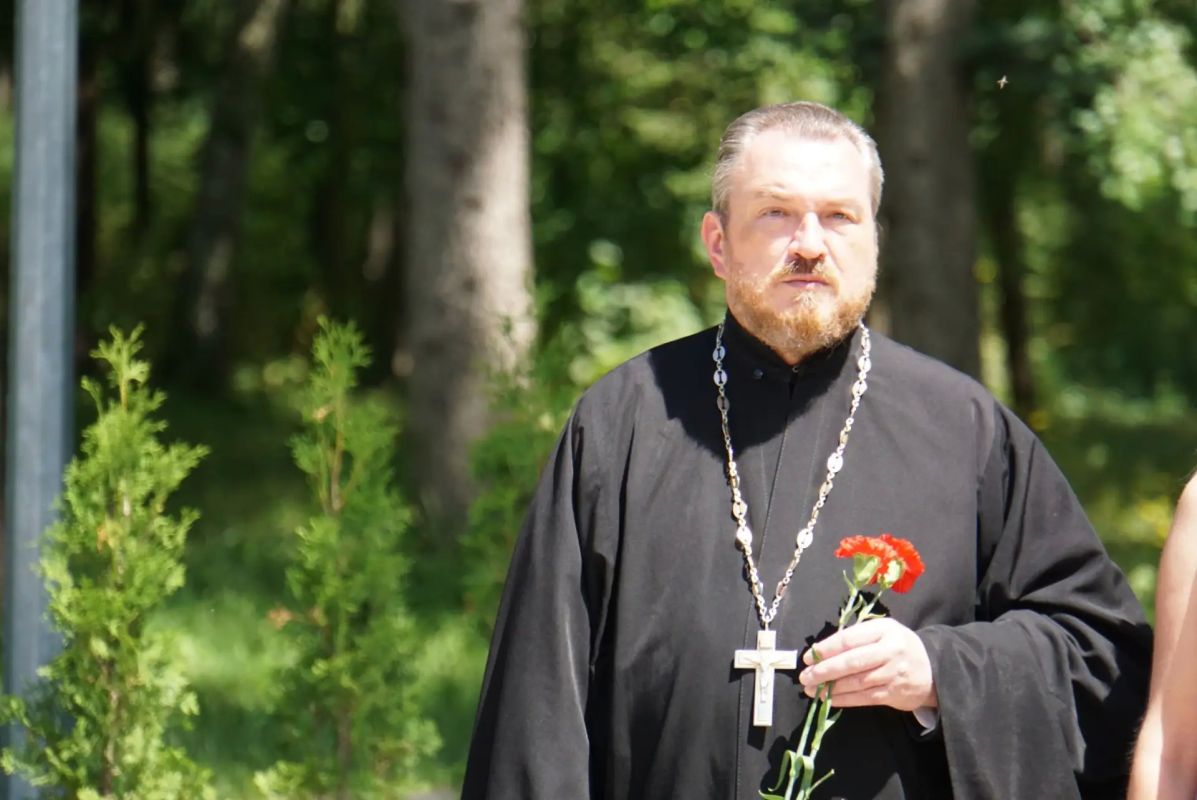 В Парке Победы в Ессентуках появился памятник, который хранит память о герояхземляках В Парке Победы в Ессентуках появился памятник, который хранит память о герояхземляках