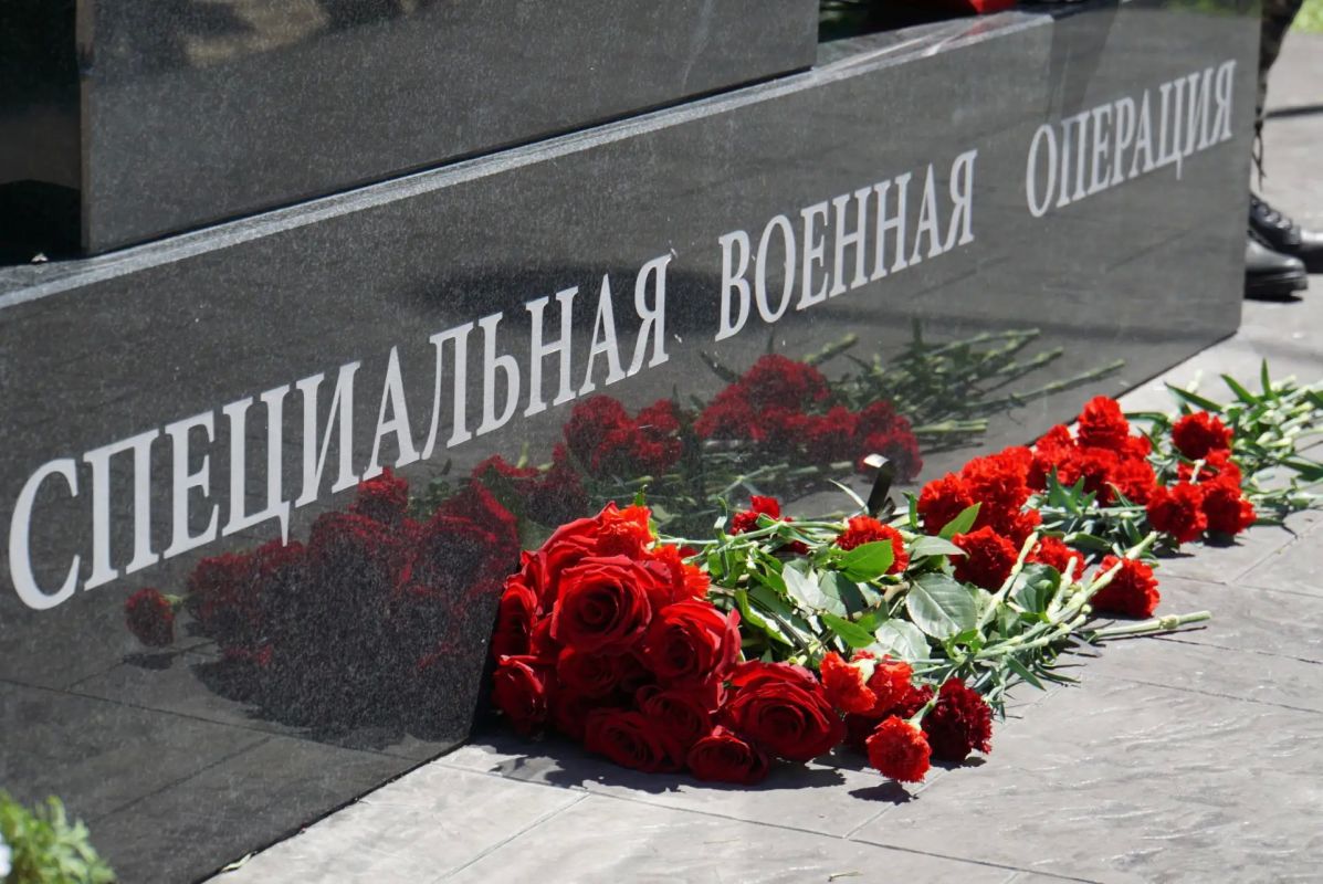 В Парке Победы в Ессентуках появился памятник, который хранит память о герояхземляках В Парке Победы в Ессентуках появился памятник, который хранит память о герояхземляках