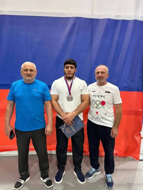 Ставропольские борцы завоевали три медали чемпионата СКФО Ставропольские борцы завоевали три медали чемпионата СКФО