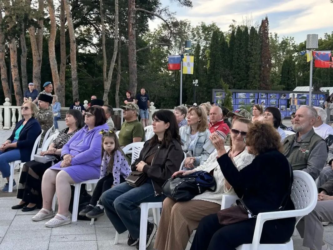 Евгений Моисеев: Сегодня в Комсомольском парке состоялась концертная программа с участием ветеранов боевых действий Евгений Моисеев: Сегодня в Комсомольском парке состоялась концертная программа с участием ветеранов боевых действий