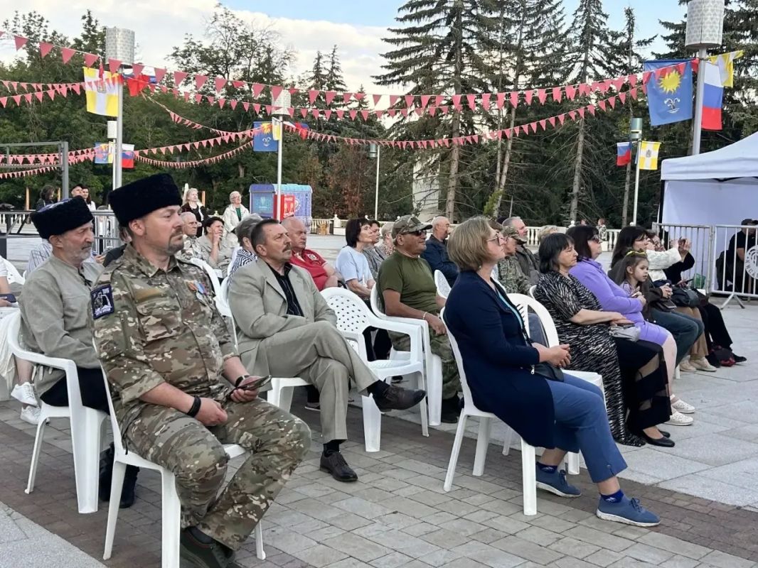 Евгений Моисеев: Сегодня в Комсомольском парке состоялась концертная программа с участием ветеранов боевых действий Евгений Моисеев: Сегодня в Комсомольском парке состоялась концертная программа с участием ветеранов боевых действий