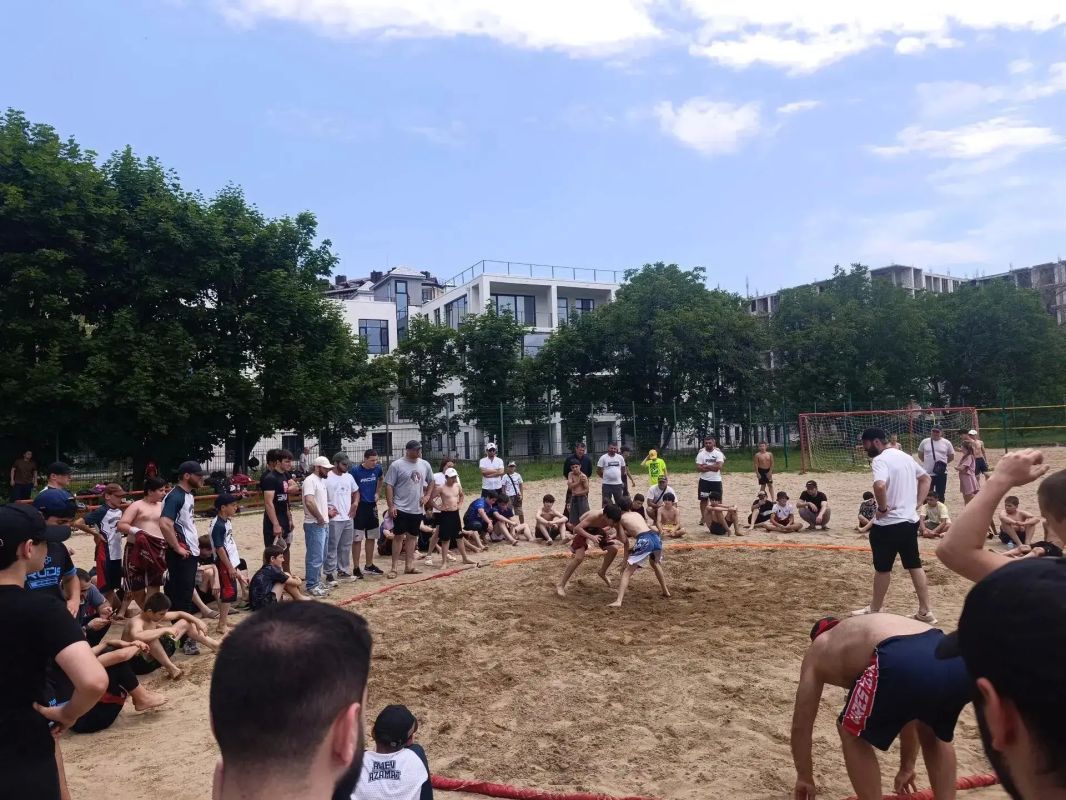 Жаркий песок и накал страстей! Жаркий песок и накал страстей!