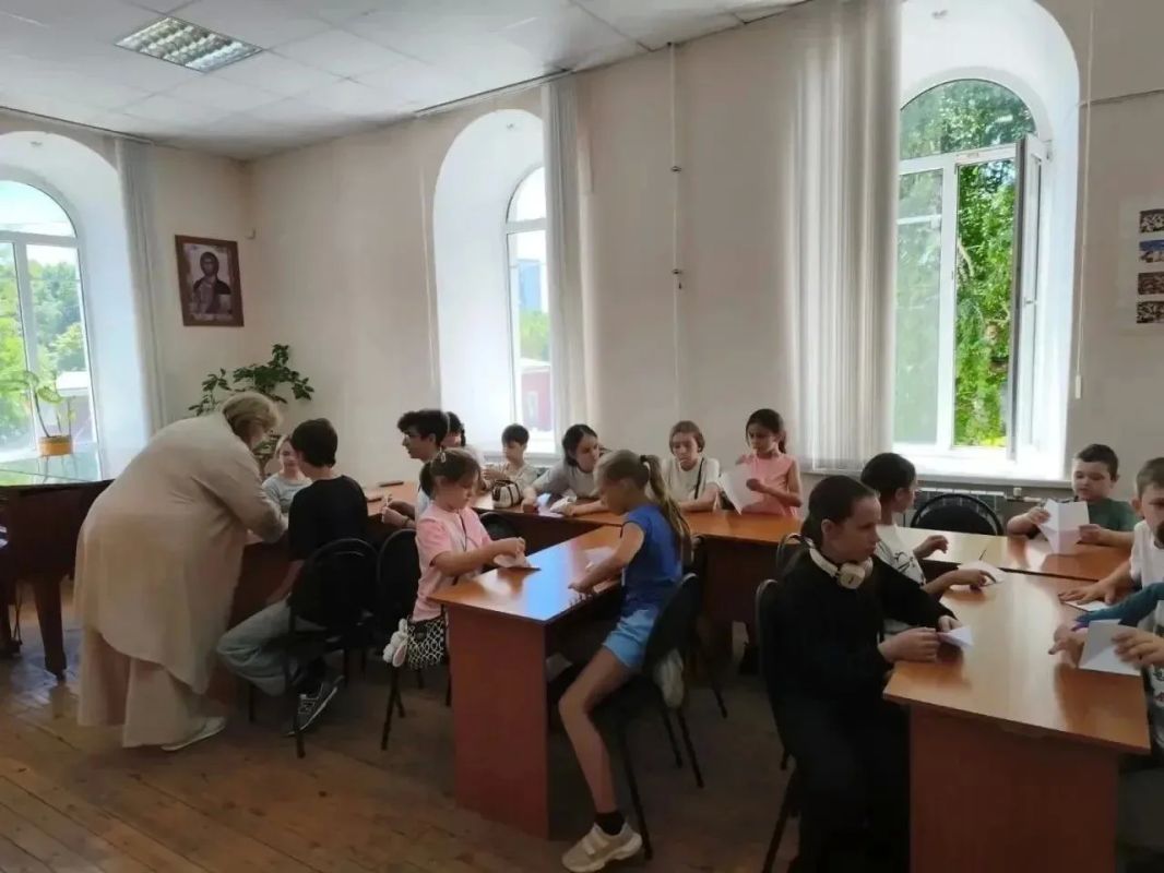 В Детской школе искусств № 2 Ставрополя завершился 11-й сезон летней лагерной школы «Арт-пространство», объединивший воспитанников музыкальных школ краевой столицы В Детской школе искусств № 2 Ставрополя завершился 11-й сезон летней лагерной школы «Арт-пространство», объединивший воспитанников музыкальных школ краевой столицы