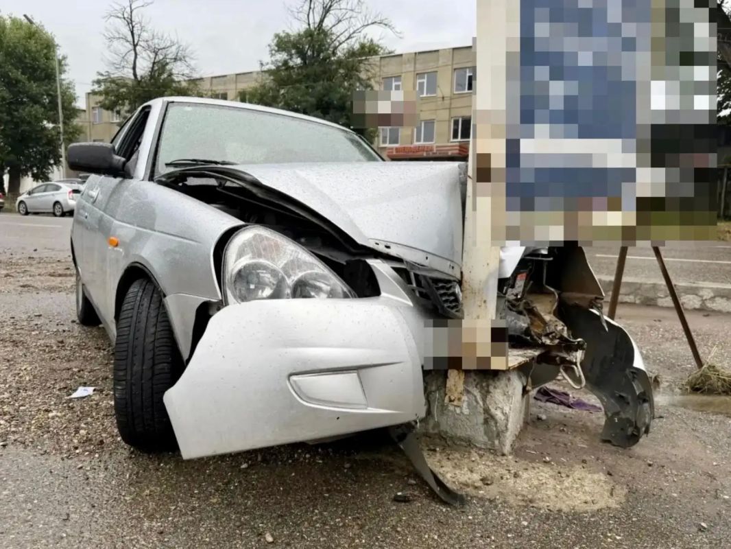 Три человека пострадали в ДТП в Пятигорске, водитель объявлен в розыск