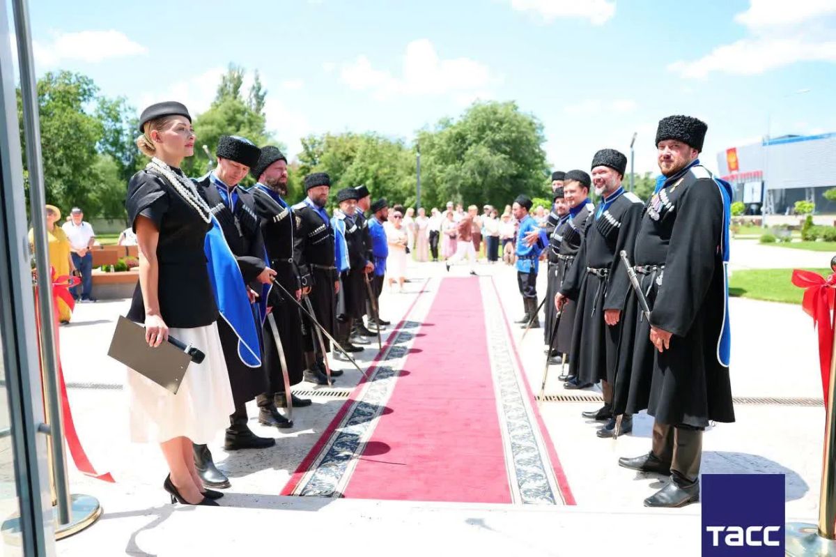 Новое здание отдела записи актов гражданского состояния открыли в Пятигорске в День семьи, любви и верности Новое здание отдела записи актов гражданского состояния открыли в Пятигорске в День семьи, любви и верности