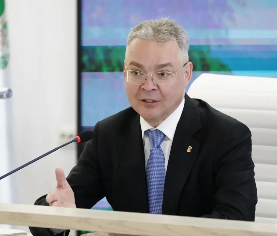 Владимир Владимиров: Вместе с руководителем Федеральной антимонопольной службы России Максимом Алексеевичем Шаскольским принял участие в семинаре-совещании, которое ФАС проводит в нашем крае Владимир Владимиров: Вместе с руководителем Федеральной антимонопольной службы России Максимом Алексеевичем Шаскольским принял участие в семинаре-совещании, которое ФАС проводит в нашем крае