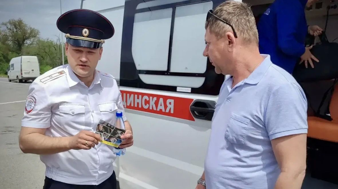 На Ставрополье сотрудники Госавтоинспекции совместно с медицинскими работниками проводят профилактические акции «Сон за рулем» На Ставрополье сотрудники Госавтоинспекции совместно с медицинскими работниками проводят профилактические акции «Сон за рулем»