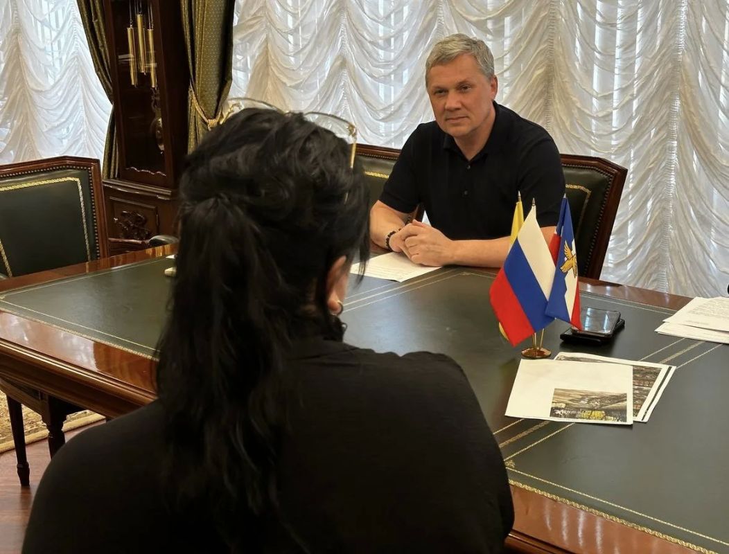 Дмитрий Ворошилов: Провел прием граждан. Два вопроса будут переданы на уровень министерства имущественных отношений, еще один вопрос будем решать на месте совместно с водоканалом и управлением городского хозяйства