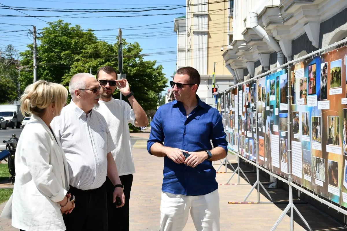 В Ставрополе открылась выставка памяти фотохудожника Алексея Заморкина «Полвека с фотообъективом» В Ставрополе открылась выставка памяти фотохудожника Алексея Заморкина «Полвека с фотообъективом»