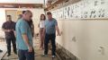 Иван Ульянченко: Приступили к капитальному ремонту помещений в лицее №16, 30 гимназии и кадетской школе имени генерала А.П. Ермолова. Пока ученики на каникулах, обновляем в этих учебных заведениях 30 санитарных комнат