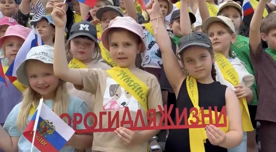 Ставропольские мотоциклисты проводят мастер-классы по дорожной безопасности в пришкольных лагерях Ставропольские мотоциклисты проводят мастер-классы по дорожной безопасности в пришкольных лагерях
