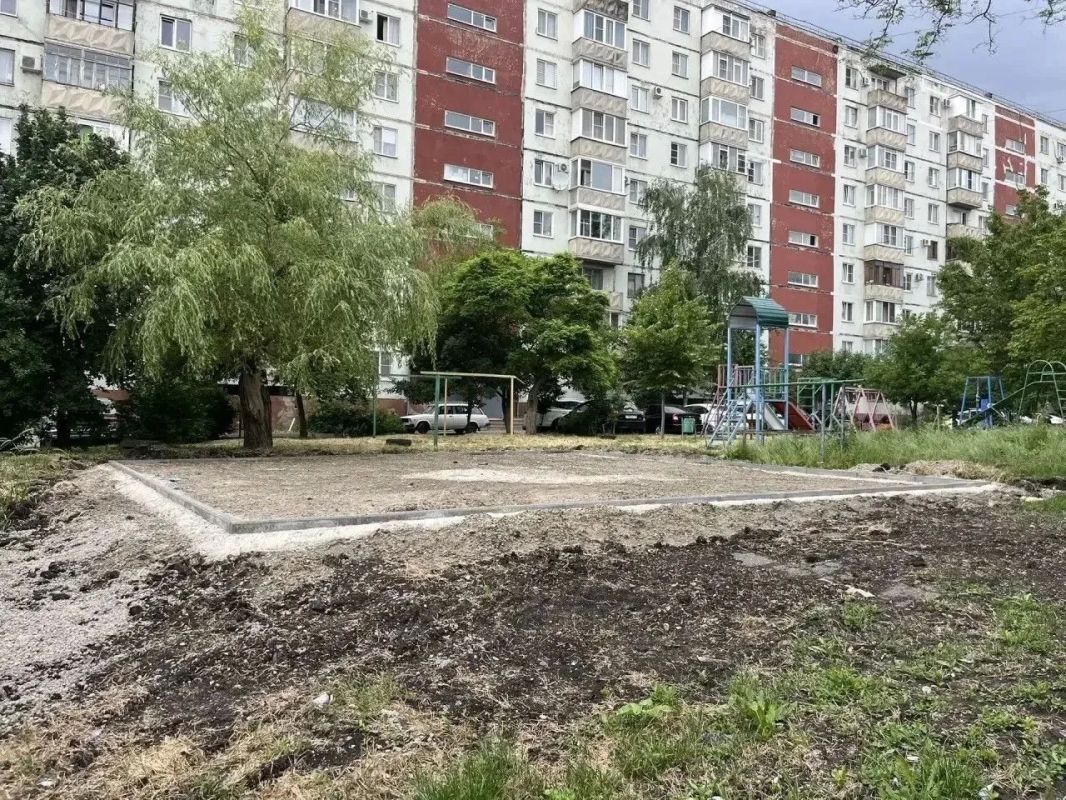 В Ставрополе продолжается обновление дворовых территорий и детских площадок В Ставрополе продолжается обновление дворовых территорий и детских площадок