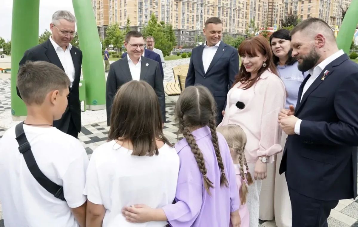 Сегодня на Ставрополье с рабочей поездкой прибыл секретарь Генсовета партии «Единая Россия» Владимир Владимирович Якушев Сегодня на Ставрополье с рабочей поездкой прибыл секретарь Генсовета партии «Единая Россия» Владимир Владимирович Якушев
