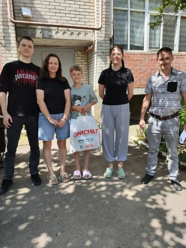 В краевой столице вновь прошел благотворительный марафон «Радость добрых дел», организованный районным Советом женщин совместно с Советом ветеранов при поддержке администрации Ленинского района В краевой столице вновь прошел благотворительный марафон «Радость добрых дел», организованный районным Советом женщин совместно с Советом ветеранов при поддержке администрации Ленинского района