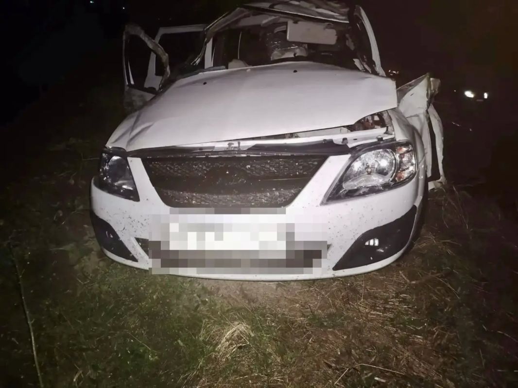 В Арзгирском округе в результате съезда с дороги и опрокидывания автомобиля пострадал водитель В Арзгирском округе в результате съезда с дороги и опрокидывания автомобиля пострадал водитель