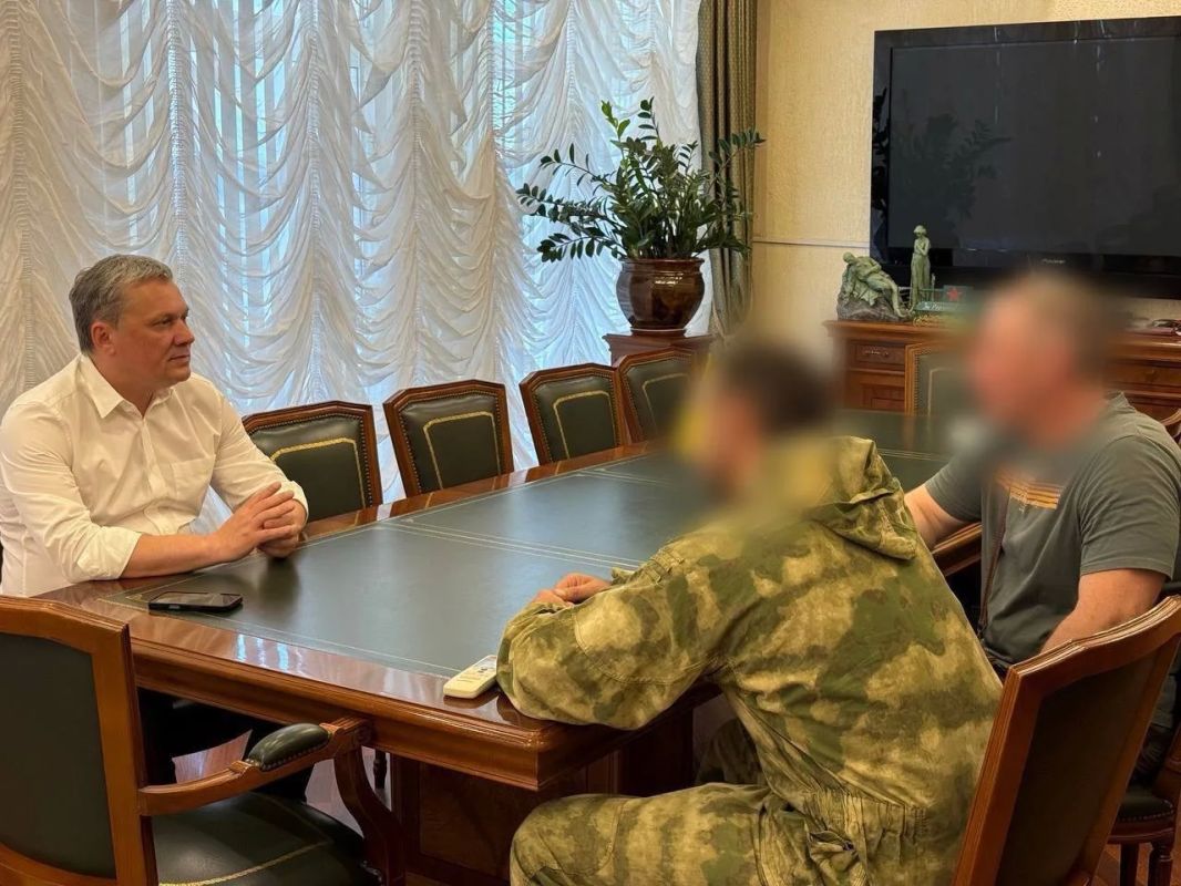 Дмитрий Ворошилов: Сегодня вновь встретился с ребятами, которые прибыли в отпуск Дмитрий Ворошилов: Сегодня вновь встретился с ребятами, которые прибыли в отпуск