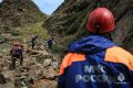 В минувшие выходные при восхождении на Эльбрус погиб школьник из Ставрополья , его отец получил травмы