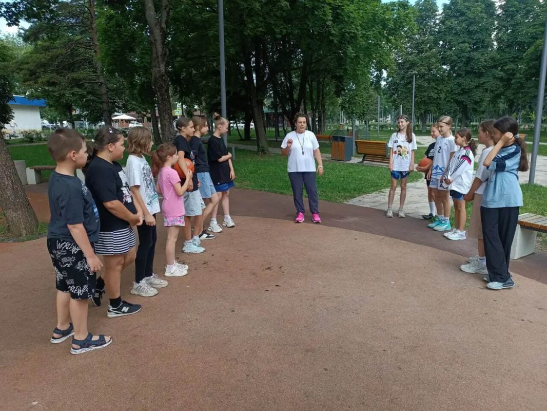 Активные выходные в Ессентуках - в сквере на Буачидзе кипела спортивная жизнь! Активные выходные в Ессентуках - в сквере на Буачидзе кипела спортивная жизнь!