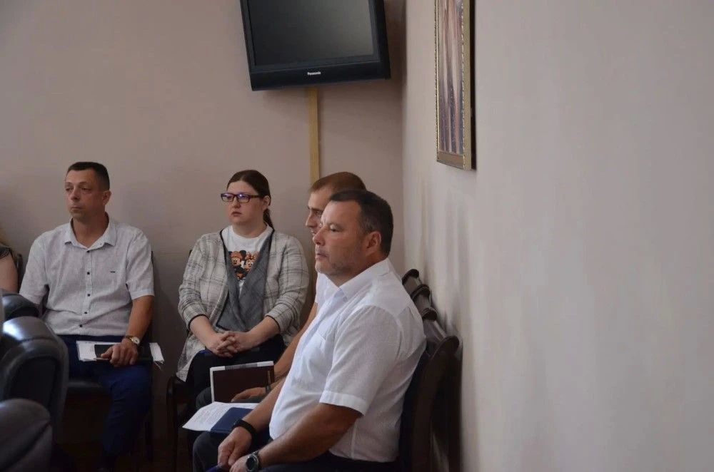 Планерка. Первый заместитель министра природных ресурсов и охраны окружающей среды края Максим Плотников провел оперативное совещание с руководителями подразделений Планерка. Первый заместитель министра природных ресурсов и охраны окружающей среды края Максим Плотников провел оперативное совещание с руководителями подразделений