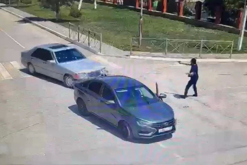 Житель Дагестана пытался убить старого знакомого на глазах семьи