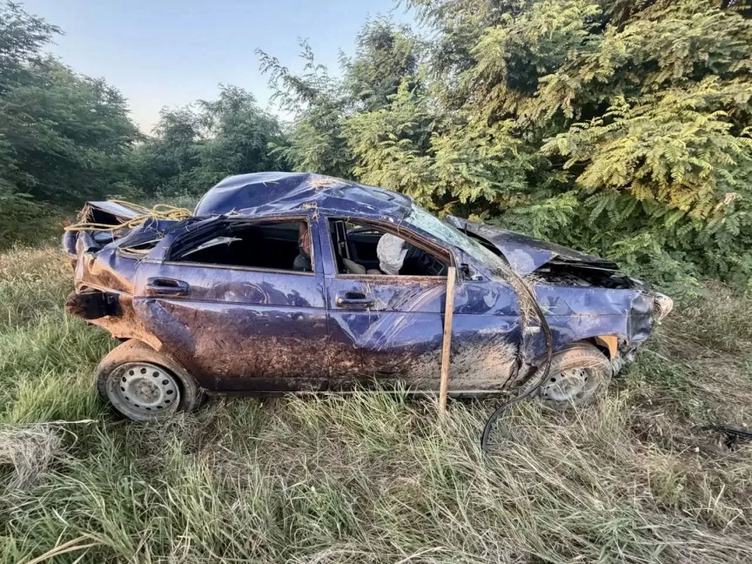 Пассажир погиб, водитель в больнице - в Курском округе опрокинулся автомобиль Пассажир погиб, водитель в больнице - в Курском округе опрокинулся автомобиль