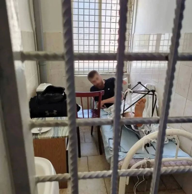 Ставропольский вор пытался сбежать из отдела полиции через окно, но сломал ногу и все равно оказался под стражей