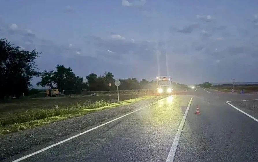 В Петровском округе Ставрополье на ночной дороге погиб пешеход