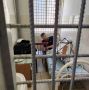 Ставропольский вор пытался сбежать из отдела полиции через окно, но сломал ногу и все равно оказался под стражей