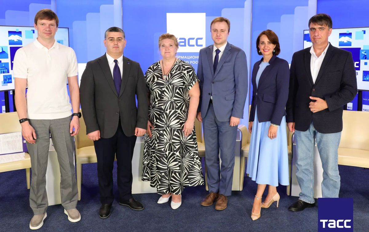 Главное из заявлений, а также фоторепортаж с пресс-конференции в Региональном информационном центре "ТАСС Кавказ" в Пятигорске, посвященной реализации Федерального закона "Об увековечении памяти жертв геноцида советского... Главное из заявлений, а также фоторепортаж с пресс-конференции в Региональном информационном центре "ТАСС Кавказ" в Пятигорске, посвященной реализации Федерального закона "Об увековечении памяти жертв геноцида советского...
