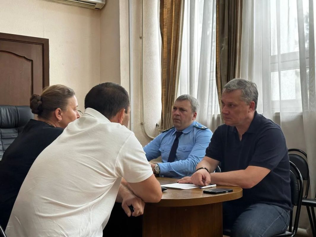 Дмитрий Ворошилов: Вместе с прокурором города Никитой Солдатовым провели приём граждан Дмитрий Ворошилов: Вместе с прокурором города Никитой Солдатовым провели приём граждан