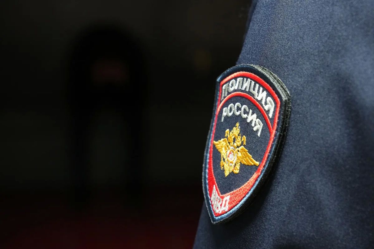 Полицейские Кировского округа задержали подозреваемого в попытке кражи денег у пенсионерки