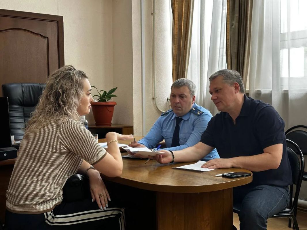 Дмитрий Ворошилов: Вместе с прокурором города Никитой Солдатовым провели приём граждан Дмитрий Ворошилов: Вместе с прокурором города Никитой Солдатовым провели приём граждан